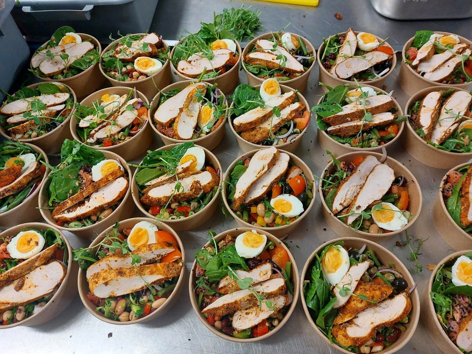 Individual salad pots